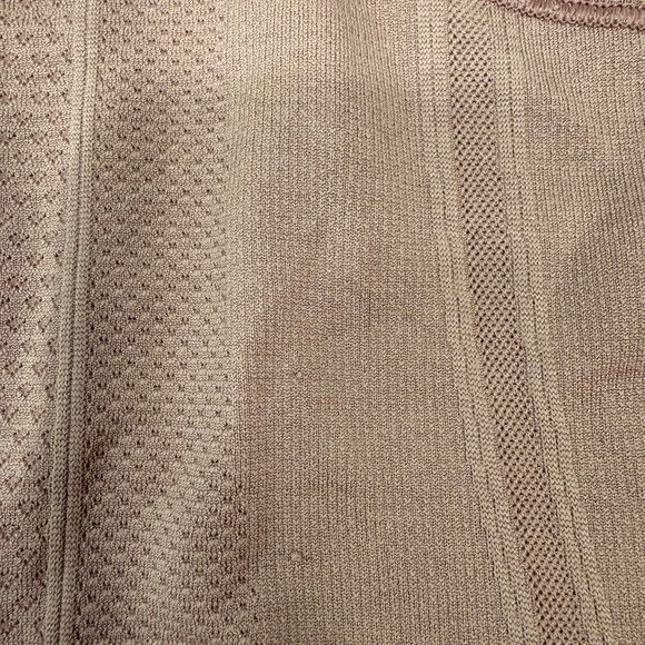 Lululemon Swiftly Tech Hip Length Racerback Tank in Quicksand Size 4 - Picture 10 of 10